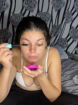 Snapshot of Romax2 chatting on 03-13-25, 06:45 Romax2 online show from 03-13-25, 06:45