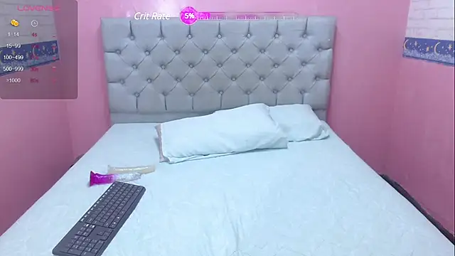 Snapshot of Angelica_Blue chatting on 02-15-25, 01:10 Angelica Blue online show from 02-15-25, 01:10