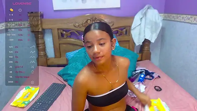 Snapshot of Angelica_Blue chatting on 09-17-25, 05:25 Angelica Blue online show from 09-17-25, 05:25