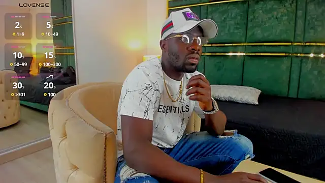 Latrellx7 online show from 02-03-25, 10:47