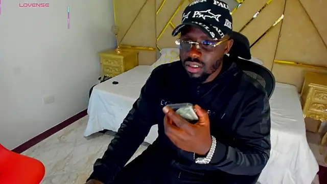 Latrellx7 online show from 10-31-25, 11:50