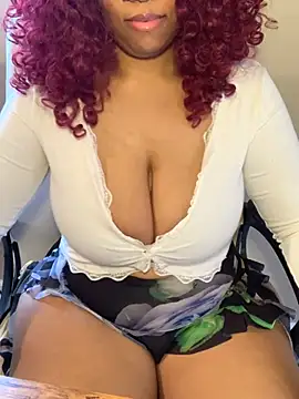 Snapshot of Amber_xo chatting on 12-13-24, 06:16 Amber xo online show from 12-13-24, 06:16