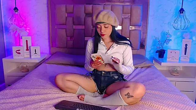 Snapshot of GigiVolkova chatting on 02-06-25, 08:02 GigiVolkova online show from 02-06-25, 08:02