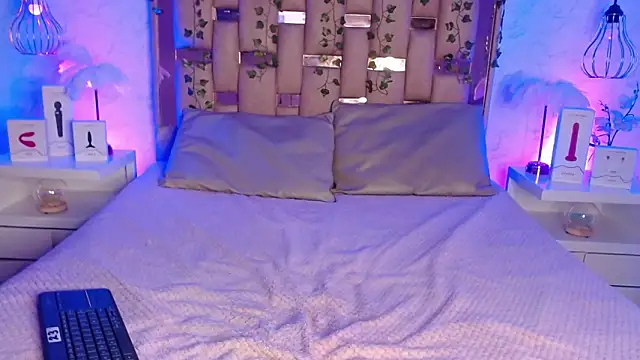 Snapshot of GigiVolkova chatting on 03-04-25, 09:00 GigiVolkova online show from 03-04-25, 09:00