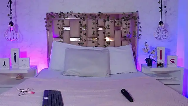 Snapshot of GigiVolkova chatting on 09-10-25, 08:20 GigiVolkova online show from 09-10-25, 08:20