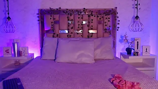 Snapshot of GigiVolkova chatting on 09-22-25, 08:11 GigiVolkova online show from 09-22-25, 08:11