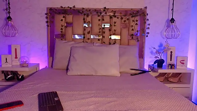 Snapshot of GigiVolkova chatting on 10-09-25, 07:45 GigiVolkova online show from 10-09-25, 07:45