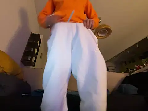 Snapshot of Rebeu313 chatting on 01-03-25, 10:19 Rebeu313 online show from 01-03-25, 10:19