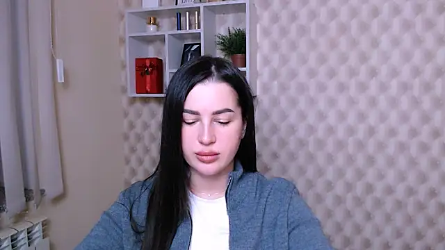 DivaKaily  online show from 10-21-25, 05:19