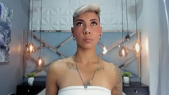 Snapshot of MiaMorgan_ chatting on 03-02-25, 01:05 MiaMorgan online show from 03-02-25, 01:05