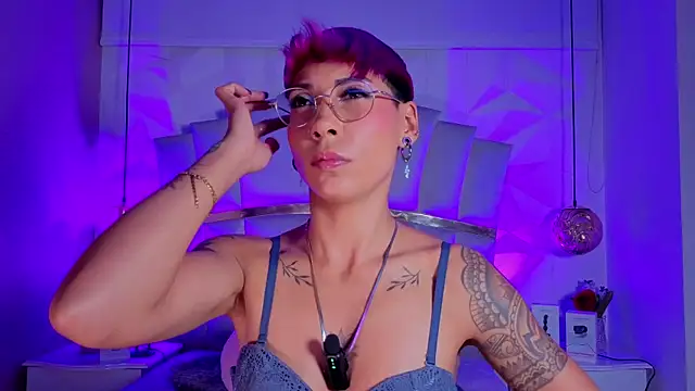 MiaMorgan  online show from 09-15-25, 04:01