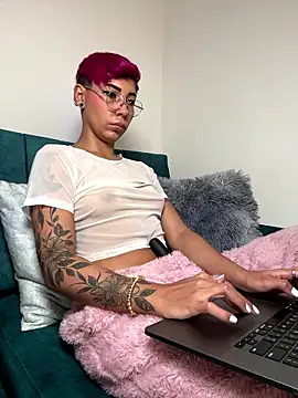 Snapshot of MiaMorgan_ chatting on 01-17-26, 01:05 MiaMorgan online show from 01-17-26, 01:05