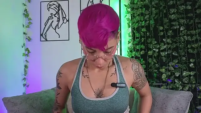 Snapshot of MiaMorgan_ chatting on 02-03-26, 01:05 MiaMorgan online show from 02-03-26, 01:05