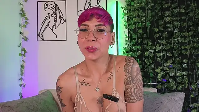 Snapshot of MiaMorgan_ chatting on 02-07-26, 03:38 MiaMorgan online show from 02-07-26, 03:38