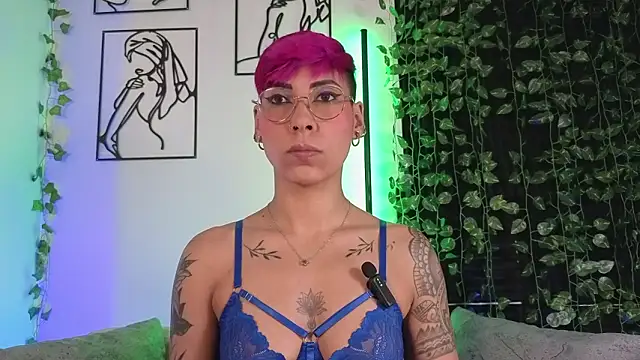 Snapshot of MiaMorgan_ chatting on 02-21-26, 02:51 MiaMorgan online show from 02-21-26, 02:51