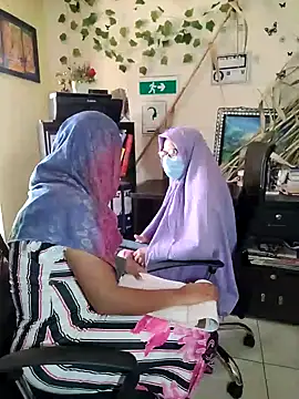 Snapshot of NAJWA-ARAB chatting on 12-13-24, 02:38 NAJWA-ARAB online show from 12-13-24, 02:38