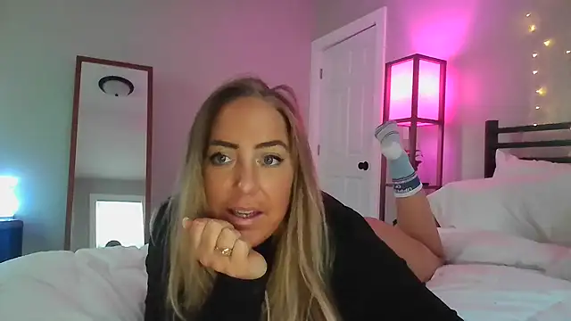 Snapshot of sunshinekisses chatting on 01-20-25, 08:40 sunshinekisses online show from 01-20-25, 08:40