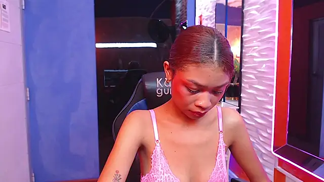 Perla prg online show from 02-28-25, 06:31