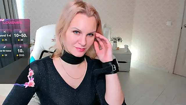 Snapshot of Louisa_Bay chatting on 02-04-25, 11:05 Louisa Bay online show from 02-04-25, 11:05