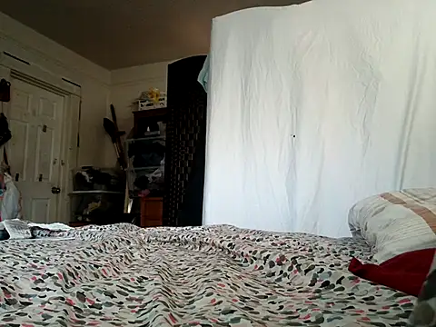 DevinToore online show from 10-10-25, 03:22