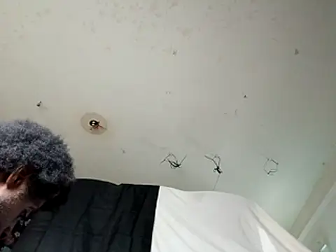 Snapshot of DevinToore chatting on 12-22-25, 11:13 DevinToore online show from 12-22-25, 11:13