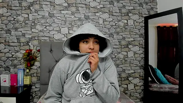 miku katsuragi online show from 10-04-25, 08:29