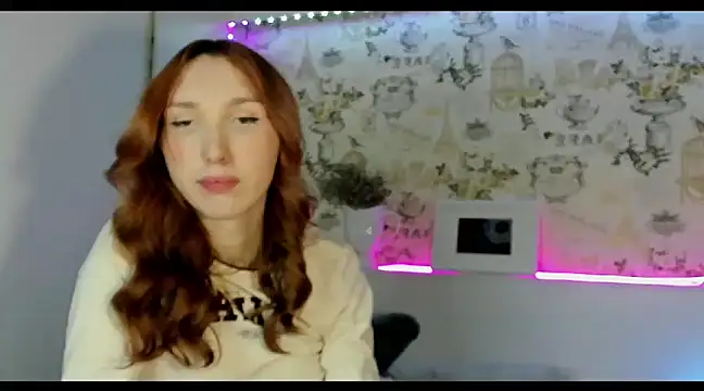 Snapshot of LisaIcon chatting on 01-12-25, 03:49 LisaIcon online show from 01-12-25, 03:49