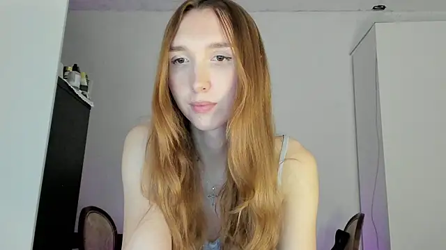 Snapshot of LisaIcon chatting on 10-04-25, 09:35 LisaIcon online show from 10-04-25, 09:35