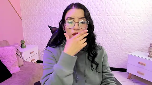 Violetaa diazz online show from 11-18-25, 09:19