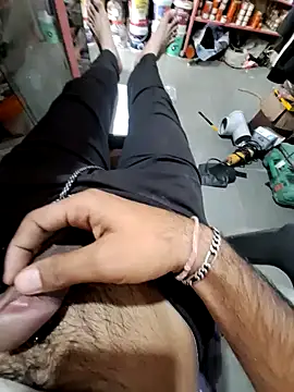 Snapshot of dickerdaddy25 chatting on 01-21-25, 04:43 dickerdaddy25 online show from 01-21-25, 04:43