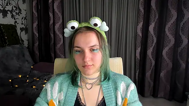 MelaniSep online show from 12-21-24, 03:31