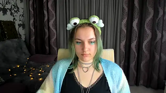 MelaniSep online show from 12-23-24, 03:33