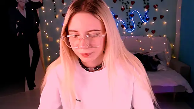 Snapshot of Sweet_Richal chatting on 03-15-25, 01:41 Sweet Richal online show from 03-15-25, 01:41