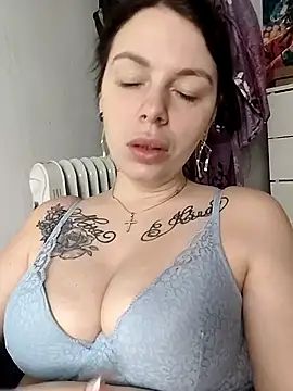 Lola Hale online show from 02-15-25, 06:01