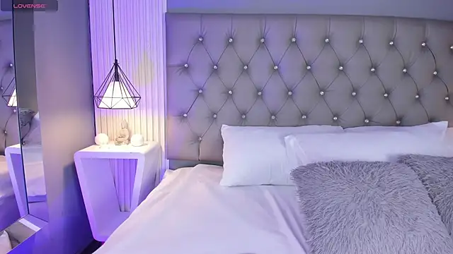 VioletthaRous online show from 03-26-26, 10:37