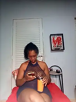 Snapshot of Luhma_hot chatting on 12-04-24, 01:03 Luhma hot online show from 12-04-24, 01:03