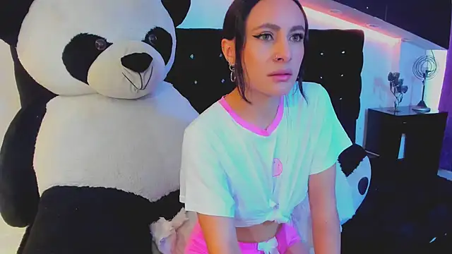 Snapshot of Coral_Gibson chatting on 03-15-25, 12:45 Coral Gibson online show from 03-15-25, 12:45
