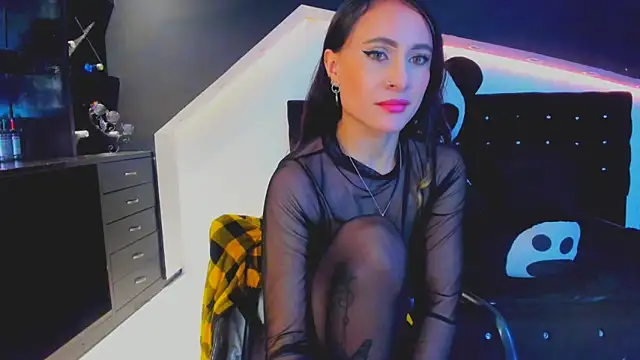 Snapshot of Coral_Gibson chatting on 03-22-25, 12:35 Coral Gibson online show from 03-22-25, 12:35