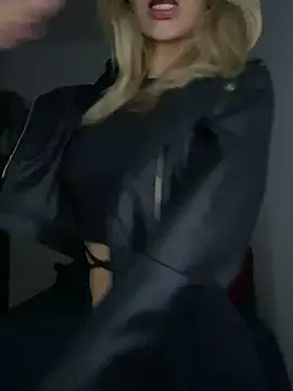 Carolinen online show from 02-08-25, 04:25