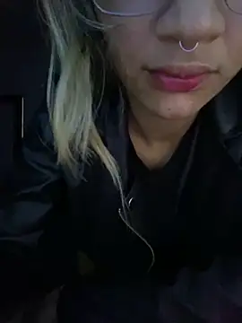 Carolinen online show from 02-13-25, 03:18