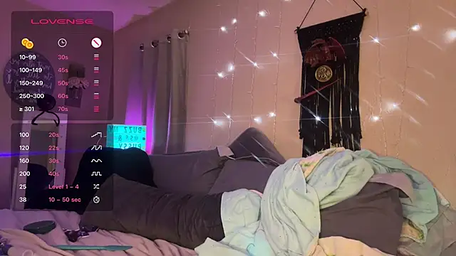 Snapshot of Dani_Dragon69 chatting on 02-21-25, 11:22 Dani Dragon69 online show from 02-21-25, 11:22