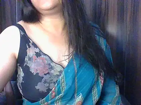 Snapshot of santurmom chatting on 02-12-26, 06:47 santurmom online show from 02-12-26, 06:47