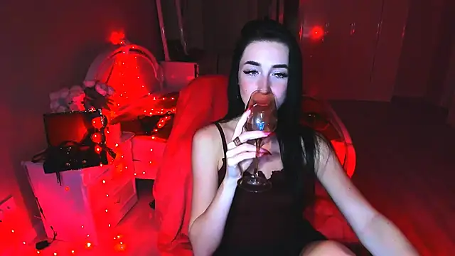 Snapshot of lovely_desire chatting on 10-25-25, 04:46 lovely desire online show from 10-25-25, 04:46