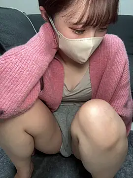 Snapshot of -x_MIU_x chatting on 02-25-26, 10:03 -x MIU x online show from 02-25-26, 10:03