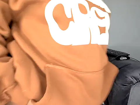 Pearl 00 online show from 10-29-25, 08:32