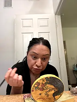 Snapshot of AlyssiaAmoreXO chatting on 10-27-25, 08:13 AlyssiaAmoreXO online show from 10-27-25, 08:13