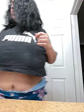 Snapshot of AlyssiaAmoreXO chatting on 12-18-25, 04:46 AlyssiaAmoreXO online show from 12-18-25, 04:46