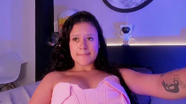 Snapshot of angel_witch chatting on 01-17-25, 11:29 angel witch online show from 01-17-25, 11:29