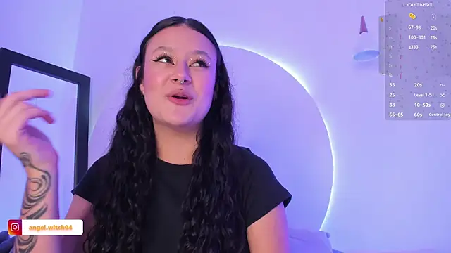 Snapshot of angel_witch chatting on 02-07-25, 02:37 angel witch online show from 02-07-25, 02:37