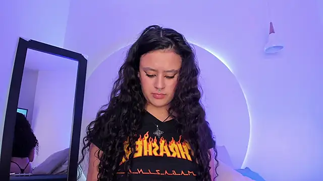 Snapshot of angel_witch chatting on 02-26-25, 01:30 angel witch online show from 02-26-25, 01:30